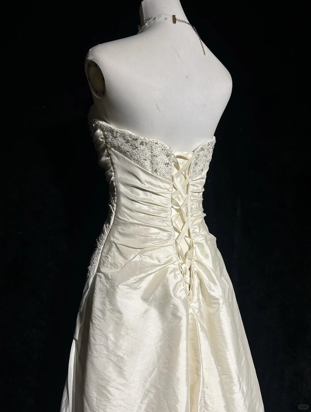 Vintage A Line Sweetheart Neck Beaded White Satin Short Homecoming Dress Cocktail Dress HZ1023