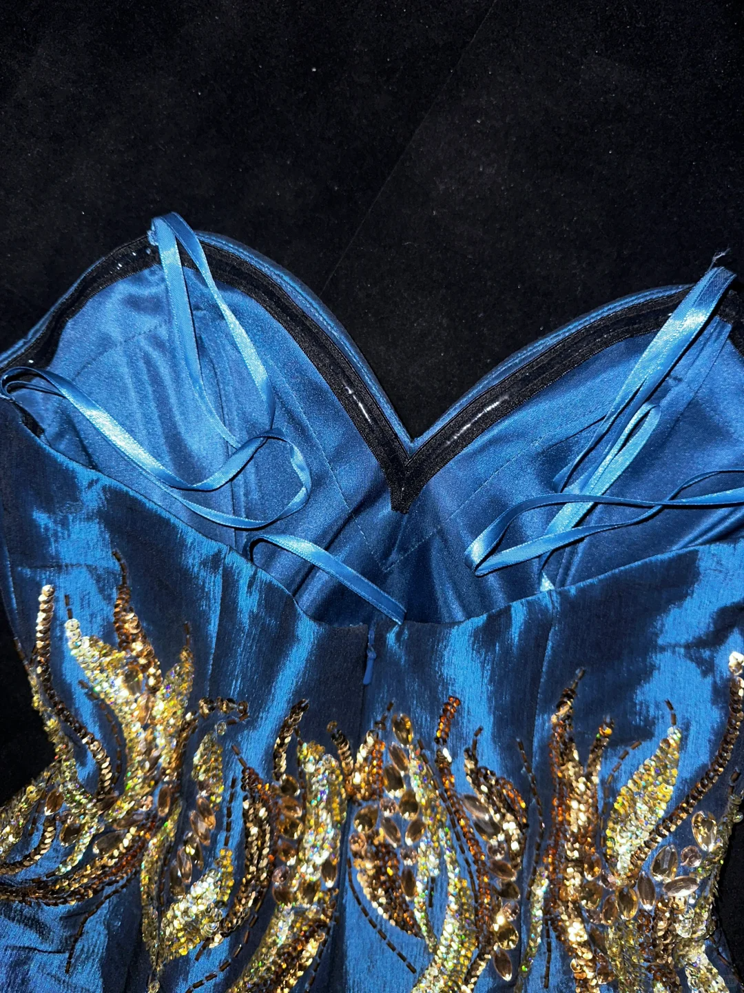 Royal Blue A Line Sweetheart Neck Sequin Beaded Satin Short Homecoming Dress HZ1023
