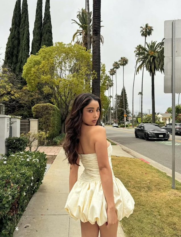 Cute A Line Sweetheart Neck Ivory Pleated Satin Short Homecoming Dress HZ1023