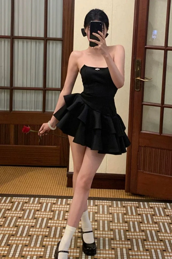 Chic Strapless Black Satin Short Prom Dress Layered Homecoming Dresses HZ1023