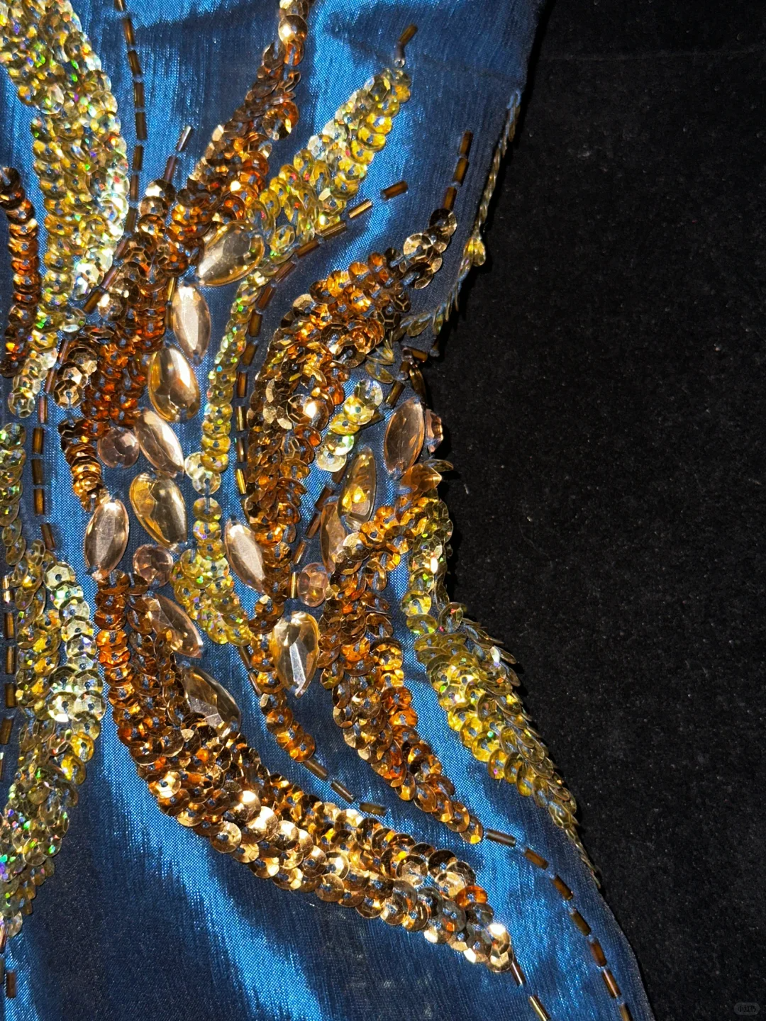 Royal Blue A Line Sweetheart Neck Sequin Beaded Satin Short Homecoming Dress HZ1023