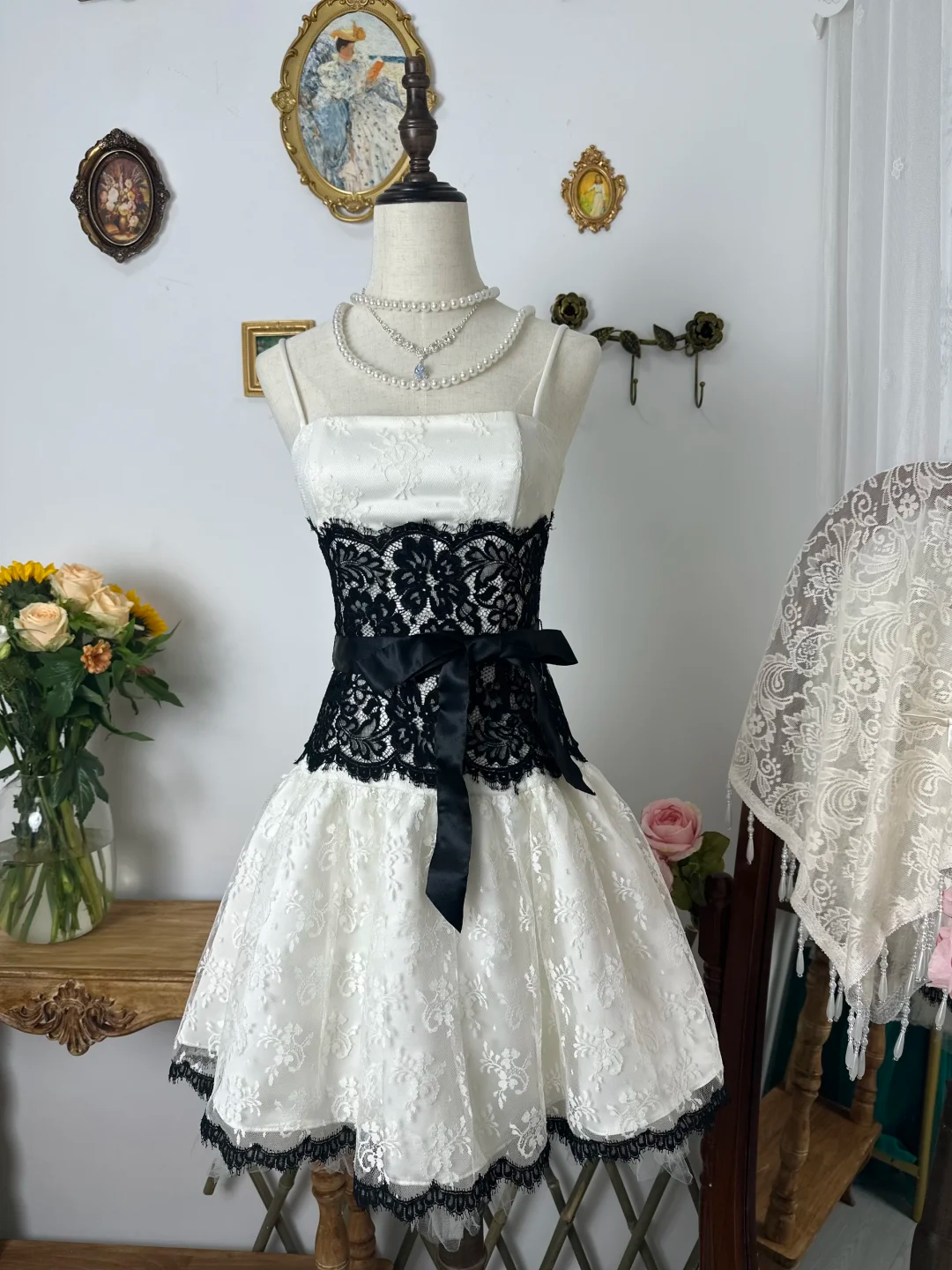 Cute A Line Strapless Bow Black White Lace Short Homecoming Dress Cocktail Dress HZ1023