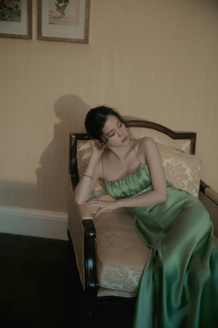 Vintage A Line Spaghetti Strap Beaded Green Satin Party Dress Evening Dress HZ1023