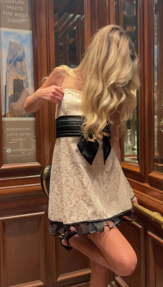 Vintage Light Champagne Strapless Short Homecoming Dress Mini Party Dress HZ1023