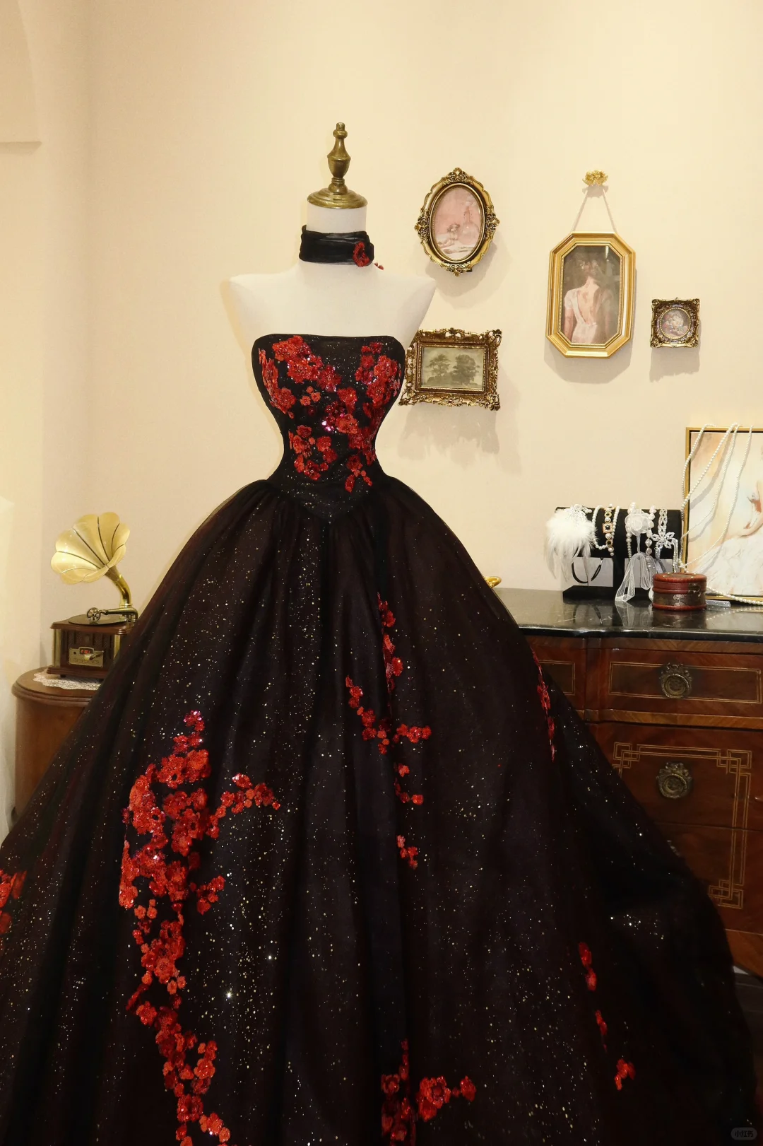 Black Sequin Appliques Ball Gown Strapless Long Prom Dress Evening Dress HZ1023