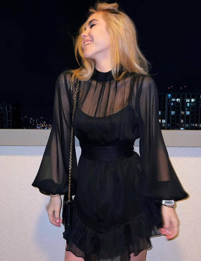 Simple A Line Round Neck Long Sleeve White Chiffon Short Homecoming Dress Outfits HZ1023