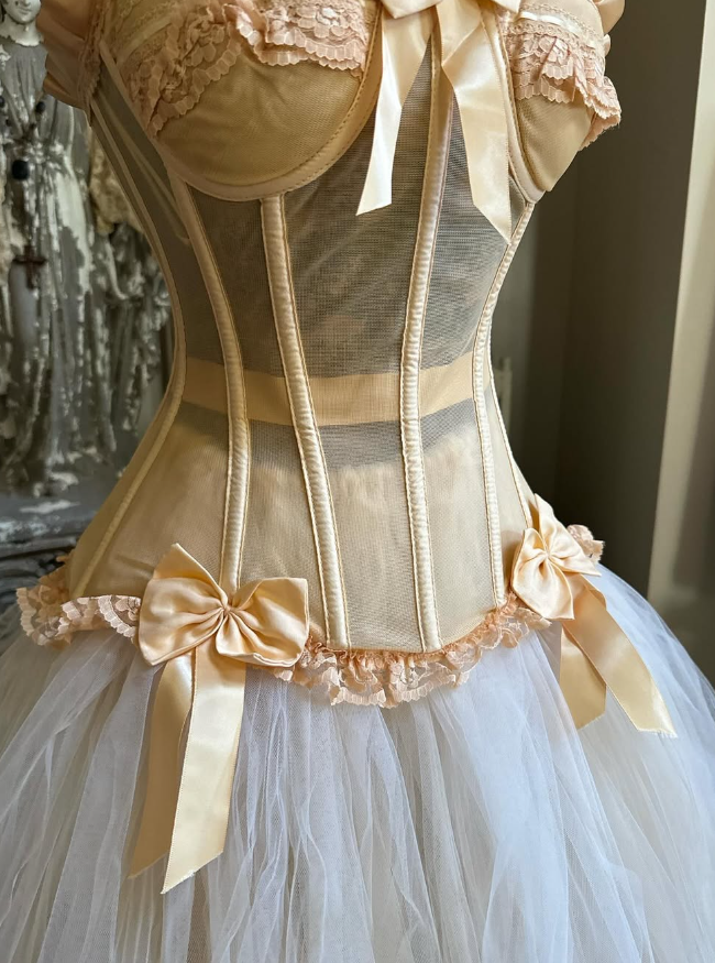 Lolita Ball Gown Strapless Lace Tulle Short Homecoming Dress with Bow HZ1023