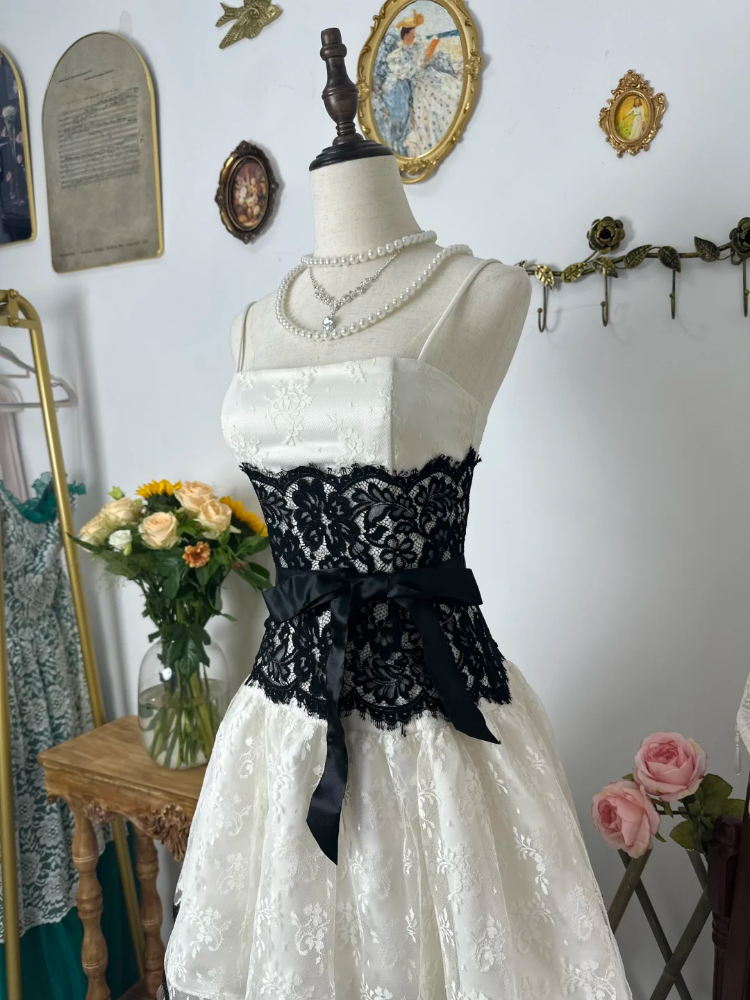 Cute A Line Strapless Bow Black White Lace Short Homecoming Dress Cocktail Dress HZ1023