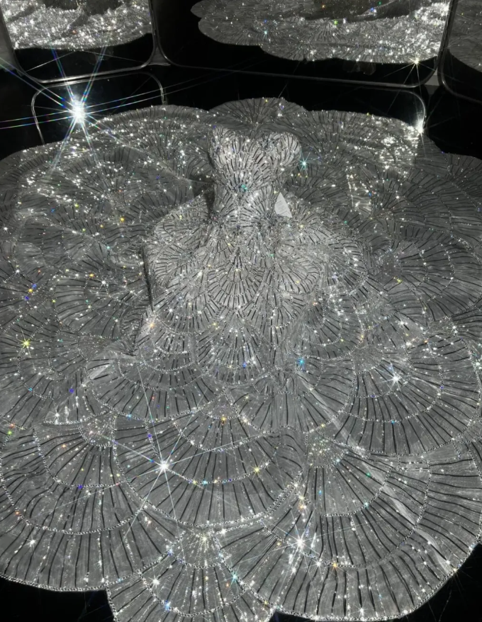 Silver Sequin Petal Shiny Ball Gown Strapless Tulle Long Sweep Prom Dress Evening Dress Party Dress HZ1023