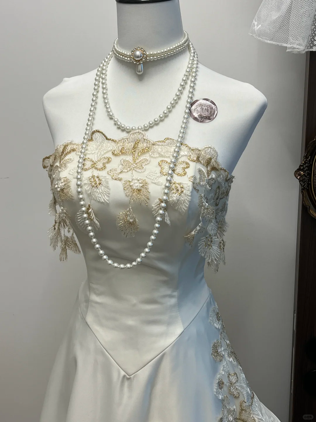 Vintage A Line Strapless Golden Appliques White Satin Long Prom Dress Party Dress HZ1023