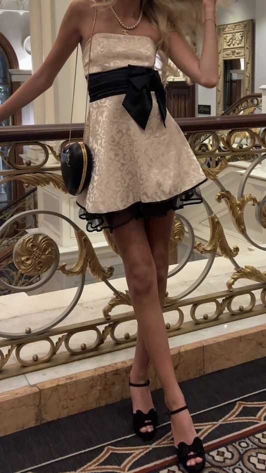Vintage Light Champagne Strapless Short Homecoming Dress Mini Party Dress HZ1023