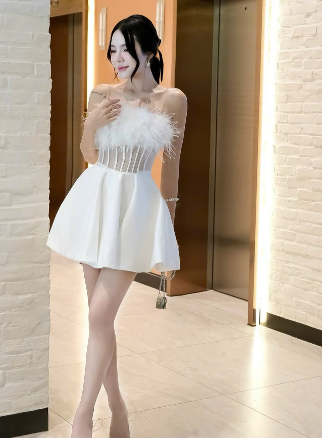 Cute White A Line Strapless Corset Feather Satin Short Homecoming Dress Cocktail Dress HZ1023
