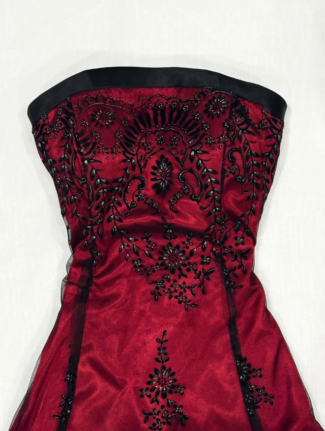 Black Appliques A Line Strapless Black Tulle Burgundy Satin Short Homecoming Dress Birthday Dress Outfits HZ1023