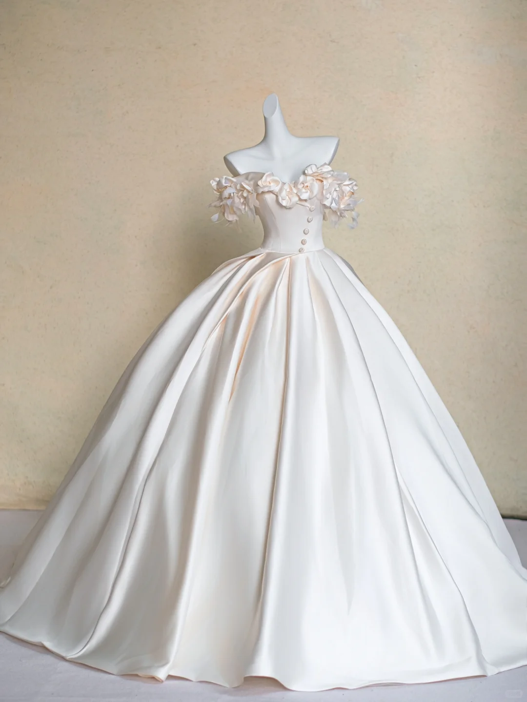 Elegant Ball Gown Off the Shoulder Floral Ivory Satin Prom Dress Wedding Dresses HZ1023