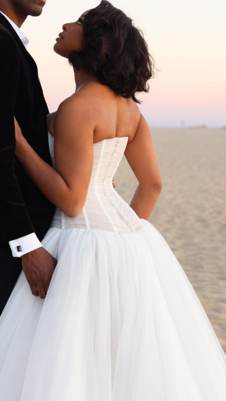 2025 New Simple A Line Strapless Tulle Long Wedding Dress HZ1023