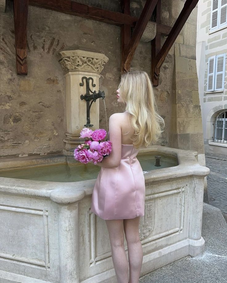 Cute Light Pink Sheath Halter Satin Short Backless Homecoming Dress HZ1023