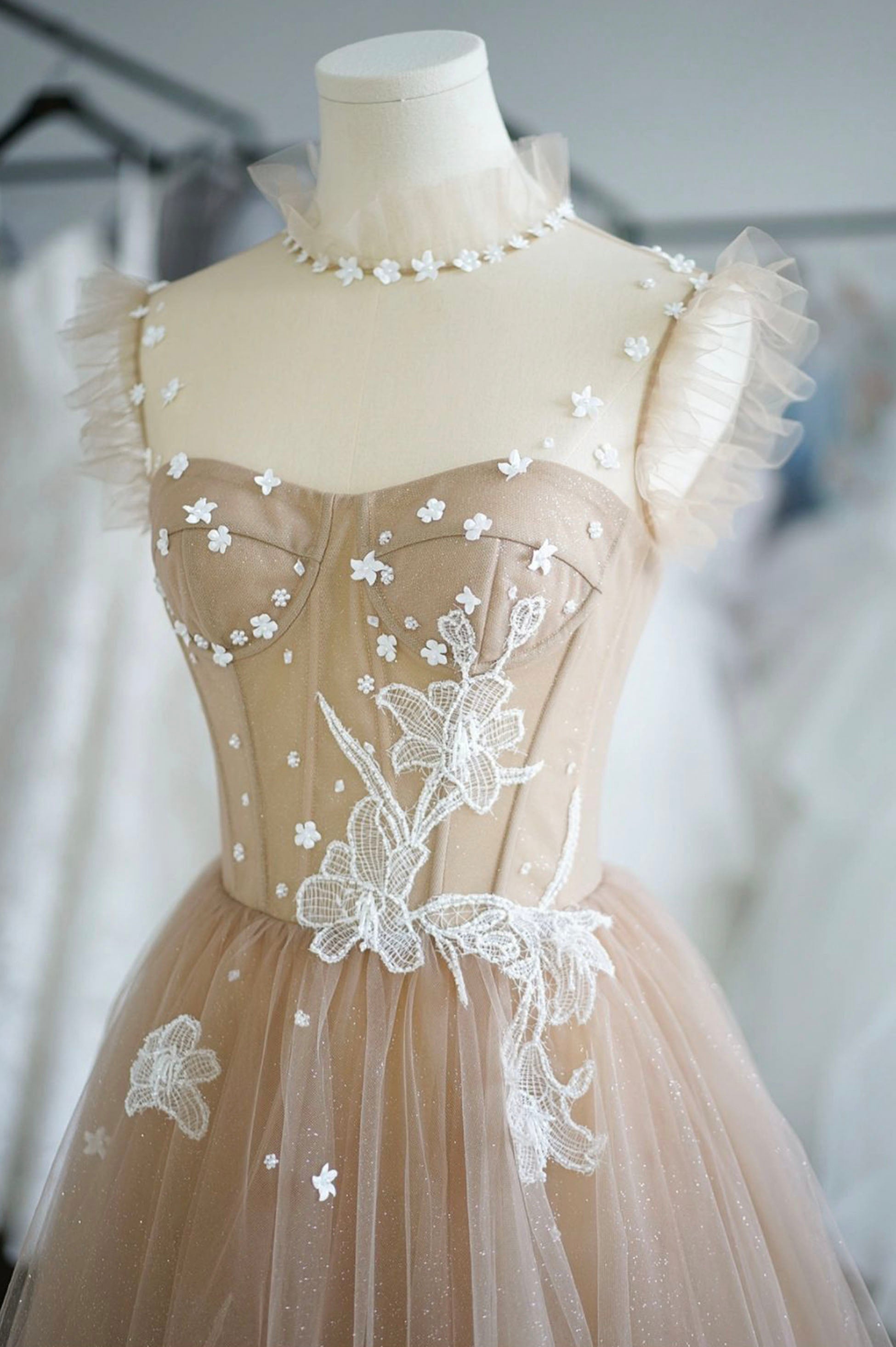 A Line Champagne Appliques Tulle Lace Short Prom Dress Homecoming Dress HZ1023